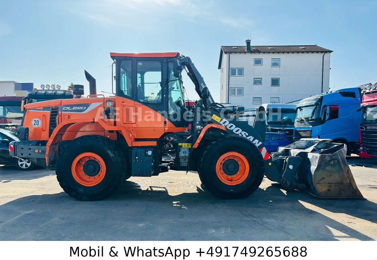 Ελαστιχοφόρος φορτωτής Doosan DL220-5 *Schnellwechsler/Kamera/Schaufel/Gabel: φωτογραφία 10