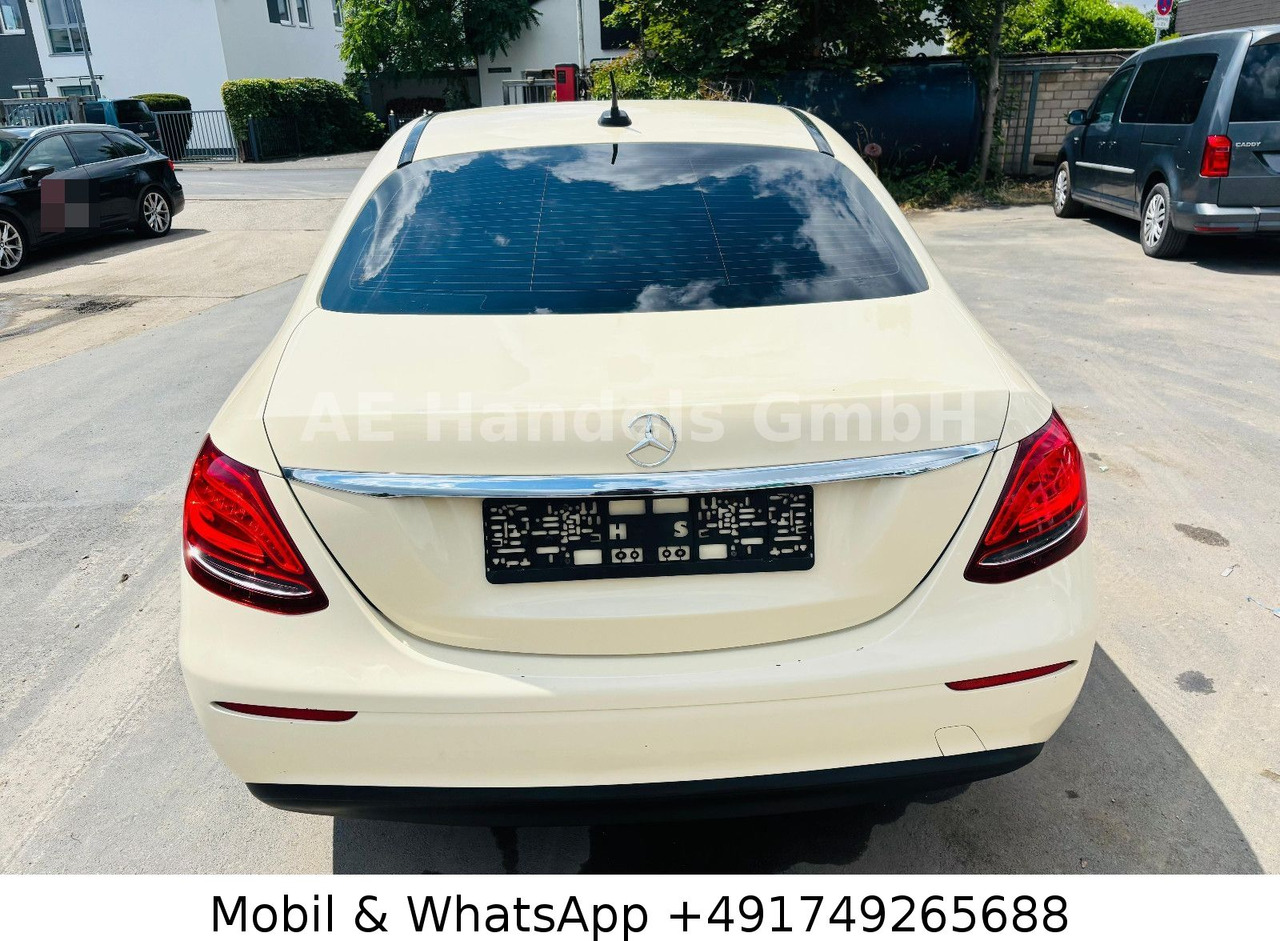 Mercedes-Benz E 220 d *Leder / Sitzheizung / Tempomat - Λιμουζίνα/ Sedan: φωτογραφία 4 Mercedes-Benz E 220 d *Leder / Sitzheizung / Tempomat - Λιμουζίνα/ Sedan: φωτογραφία 4