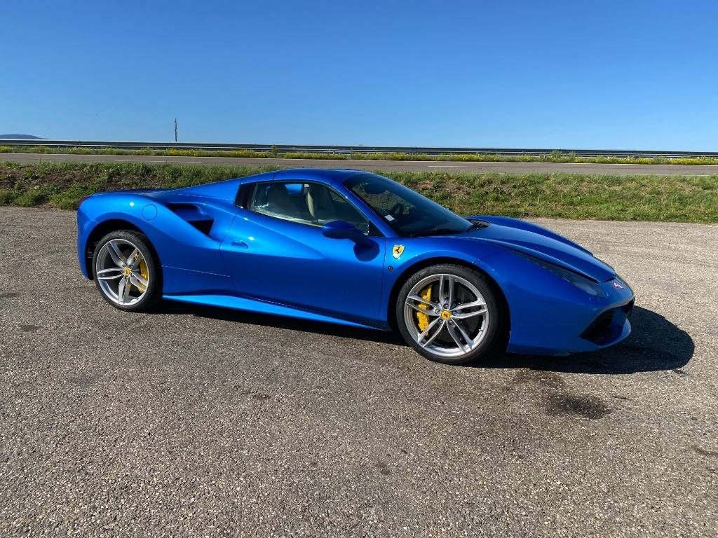 Ferrari 488 SPIDER -Carte Grise Française endommagé - Κάμπριο: φωτογραφία 4 Ferrari 488 SPIDER -Carte Grise Française endommagé - Κάμπριο: φωτογραφία 4