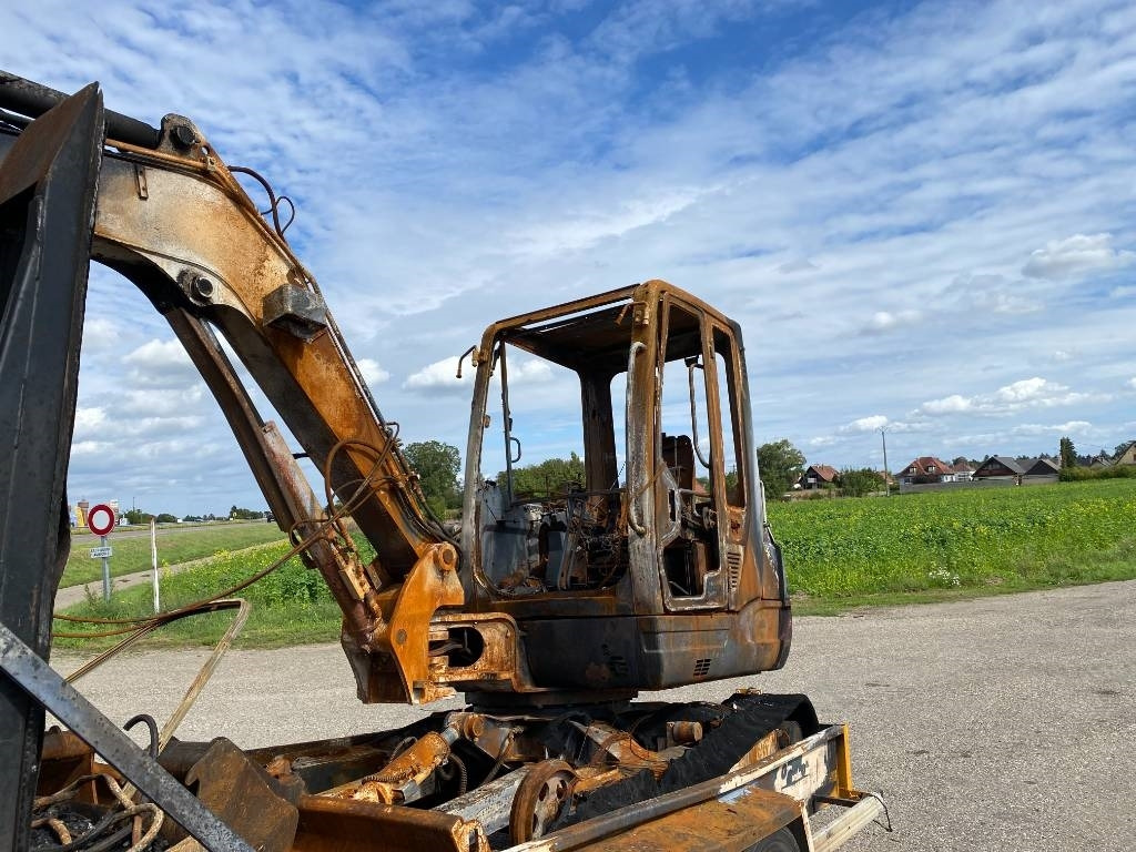 Takeuchi TB 250 + Brise roche et Godets endommagée - Μίνι εκσκαφέας: φωτογραφία 5 Takeuchi TB 250 + Brise roche et Godets endommagée - Μίνι εκσκαφέας: φωτογραφία 5