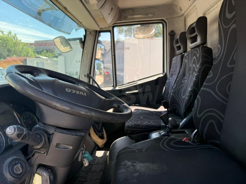 Iveco 120E22 CAISSE FRIGO HAYON - Φορτηγό ψυγείο: φωτογραφία 4 Iveco 120E22 CAISSE FRIGO HAYON - Φορτηγό ψυγείο: φωτογραφία 4