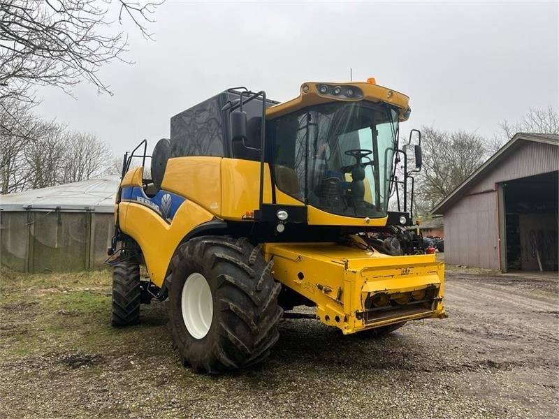 New Holland CX 6090 4wd - Θεριζοαλωνιστική μηχανή: φωτογραφία 3 New Holland CX 6090 4wd - Θεριζοαλωνιστική μηχανή: φωτογραφία 3