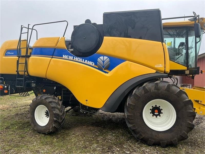 New Holland CX 6090 4wd - Θεριζοαλωνιστική μηχανή: φωτογραφία 1 New Holland CX 6090 4wd - Θεριζοαλωνιστική μηχανή: φωτογραφία 1