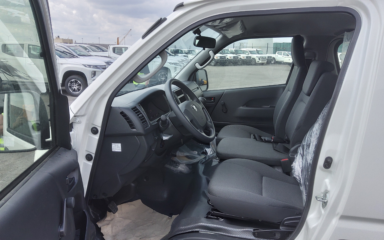 Leasing Toyota Hiace STANDARD ROOF 2.5L Diesel Manual Toyota Hiace STANDARD ROOF 2.5L Diesel Manual: φωτογραφία 9