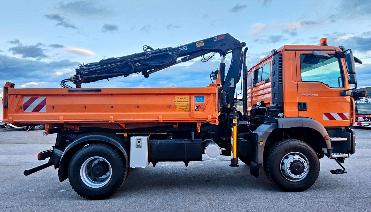 MAN TGM 18.280 4x4 HIAB 111-3 Funk Kran Winterdienst - Φορτηγό ανατρεπόμενο, Φορτηγό με γερανό: φωτογραφία 2 MAN TGM 18.280 4x4 HIAB 111-3 Funk Kran Winterdienst - Φορτηγό ανατρεπόμενο, Φορτηγό με γερανό: φωτογραφία 2