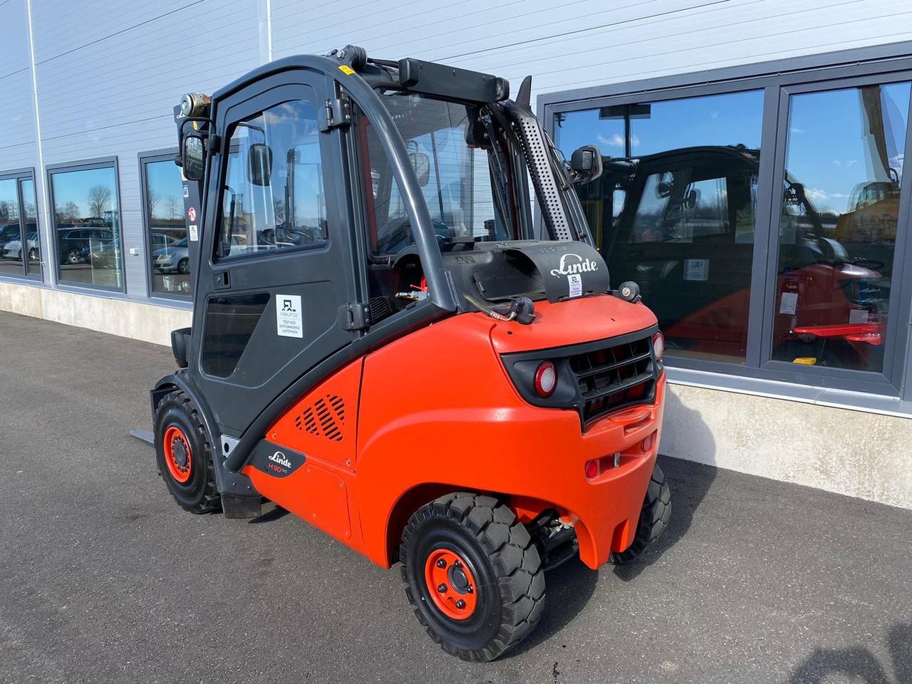 Linde H30T-02 EVO - Υγραεριοκίνητο περονοφόρο: φωτογραφία 3 Linde H30T-02 EVO - Υγραεριοκίνητο περονοφόρο: φωτογραφία 3