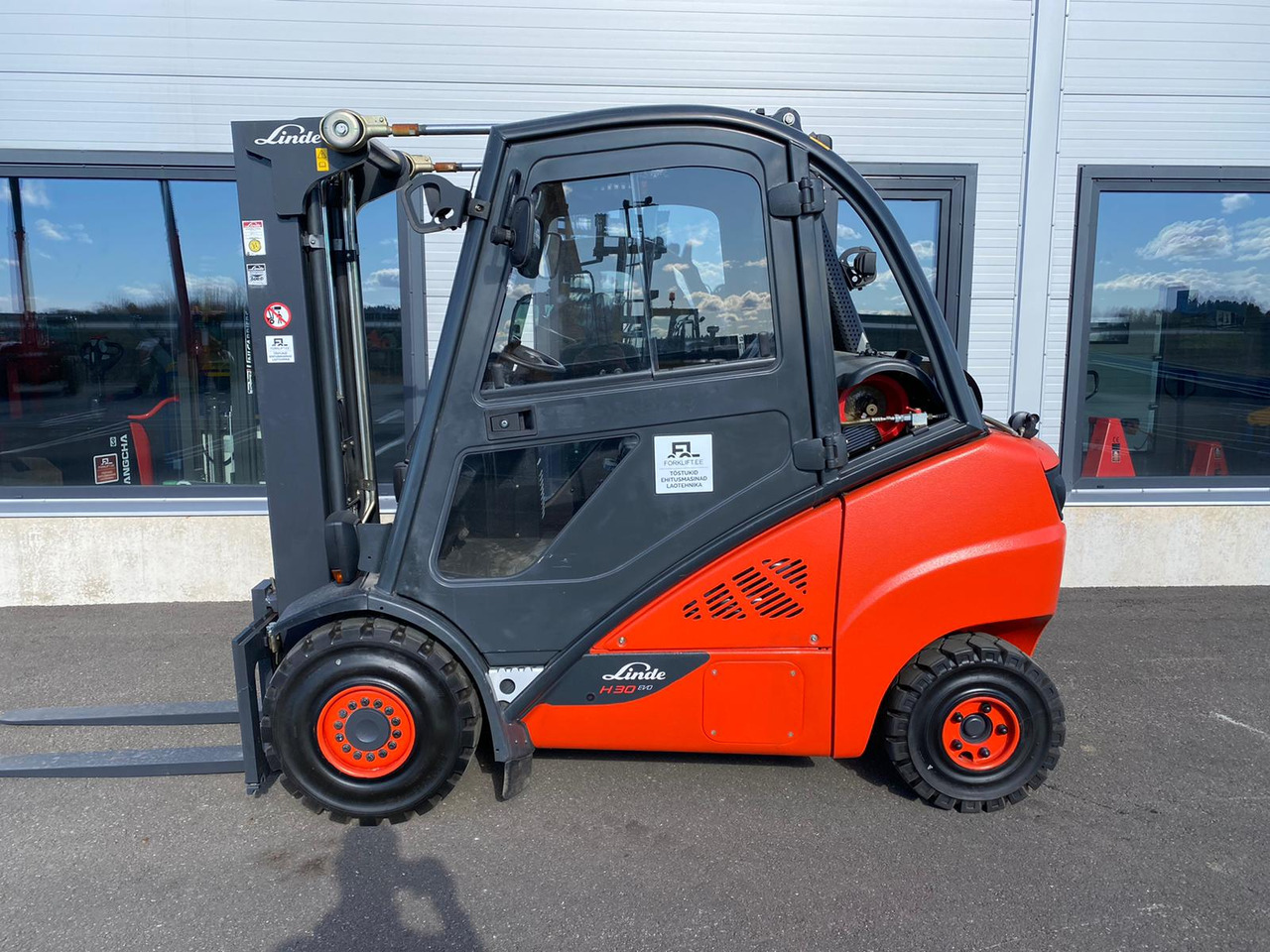 Linde H30T-02 EVO - Υγραεριοκίνητο περονοφόρο: φωτογραφία 2 Linde H30T-02 EVO - Υγραεριοκίνητο περονοφόρο: φωτογραφία 2