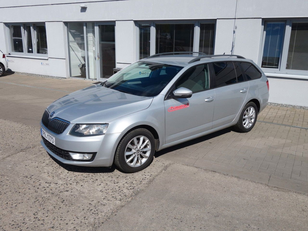 Škoda Octavia Combi Ambition 1,6 TDI, DSG, Navi, Clima - Station wagon: φωτογραφία 2 Škoda Octavia Combi Ambition 1,6 TDI, DSG, Navi, Clima - Station wagon: φωτογραφία 2