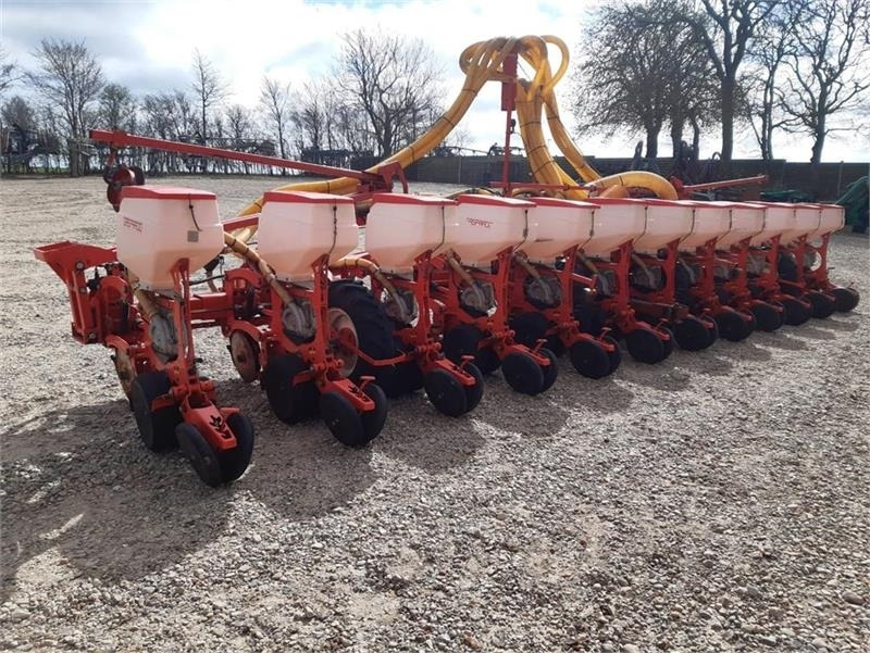 Maschio Gaspardo Manta XL 12 rk med PA1 fronttank - Σπαρτική μηχανή: φωτογραφία 2 Maschio Gaspardo Manta XL 12 rk med PA1 fronttank - Σπαρτική μηχανή: φωτογραφία 2