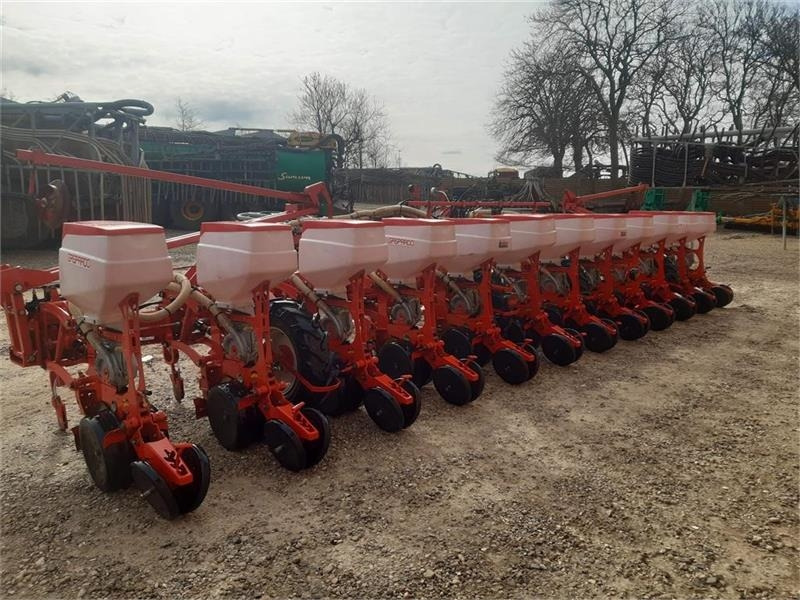 Maschio Gaspardo Manta XL 12 rk - Σπαρτική μηχανή: φωτογραφία 2 Maschio Gaspardo Manta XL 12 rk - Σπαρτική μηχανή: φωτογραφία 2