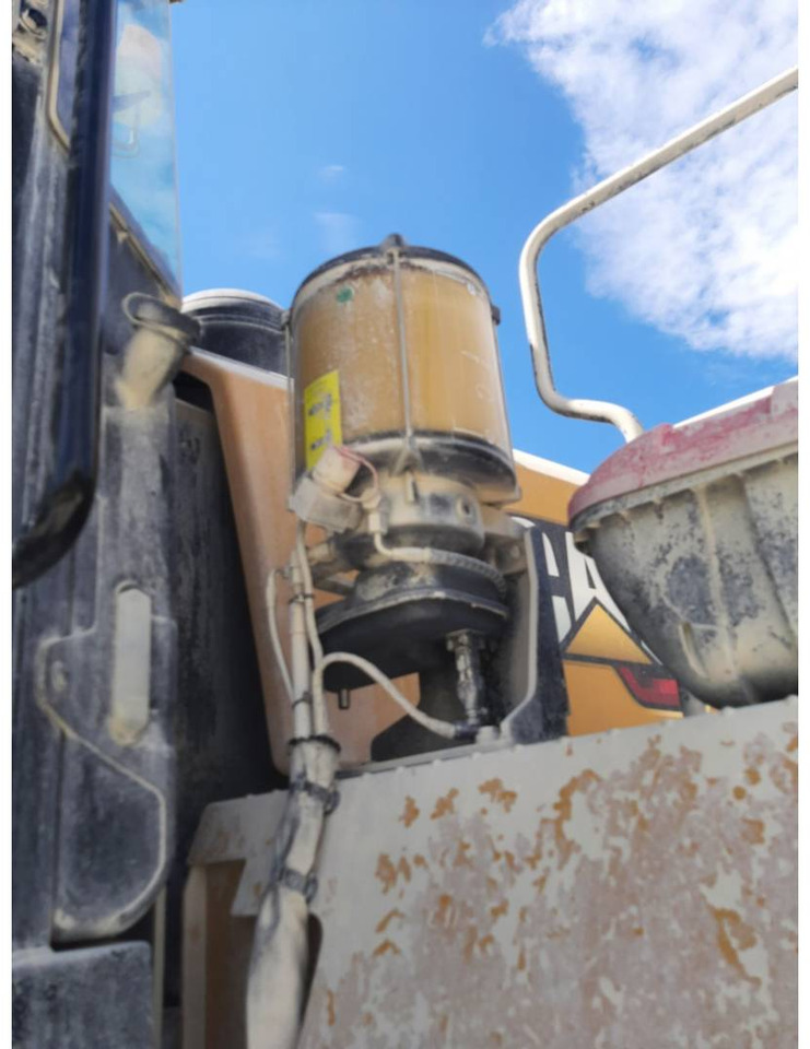 Ελαστιχοφόρος φορτωτής CAT 980: φωτογραφία 21