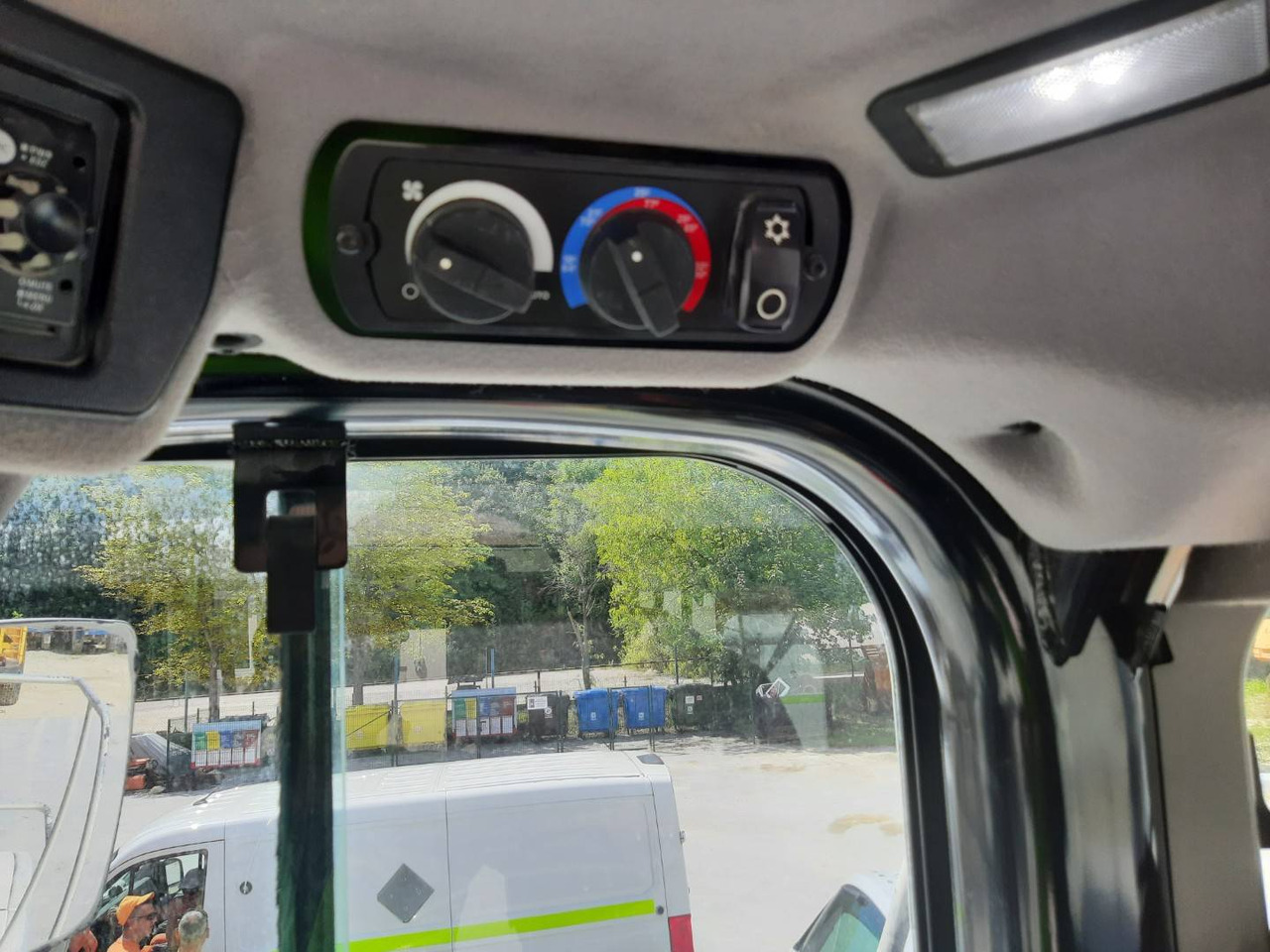 Ελαστιχοφόρος φορτωτής CAT 980: φωτογραφία 29