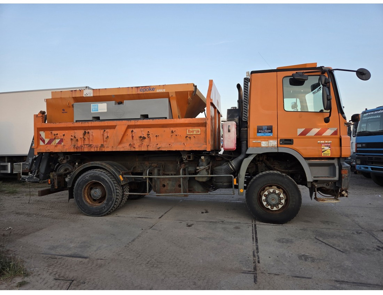 MERCEDES ACTROS 1836 4X4 TIPPER possible to buy with salt spreader - Φορτηγό ανατρεπόμενο: φωτογραφία 5 MERCEDES ACTROS 1836 4X4 TIPPER possible to buy with salt spreader - Φορτηγό ανατρεπόμενο: φωτογραφία 5