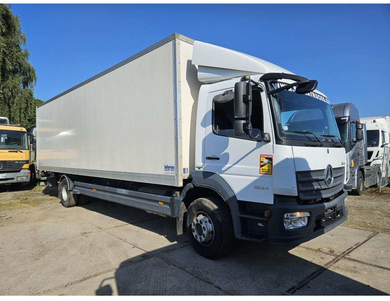 Mercedes-Benz Atego 1624 Euro 6 Closed Box Loading lift very clean - Φορτηγό κόφα: φωτογραφία 2 Mercedes-Benz Atego 1624 Euro 6 Closed Box Loading lift very clean - Φορτηγό κόφα: φωτογραφία 2