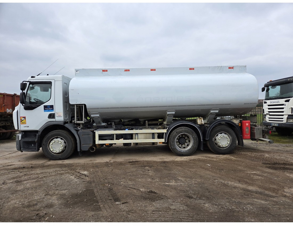 Renault Premium 340 6x2 Fuel Tank 18.540 L 3 compart Steering Axle Retarder Manual gearbox - Φορτηγό βυτιοφόρο: φωτογραφία 5 Renault Premium 340 6x2 Fuel Tank 18.540 L 3 compart Steering Axle Retarder Manual gearbox - Φορτηγό βυτιοφόρο: φωτογραφία 5