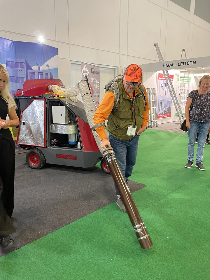 ТІСАВ Street Vacuum Cleaner, Outdoor Vacuum Sweeper, Manufacturer, City Ant - Επαγγελματική ηλεκτρική σκούπα: φωτογραφία 5 ТІСАВ Street Vacuum Cleaner, Outdoor Vacuum Sweeper, Manufacturer, City Ant - Επαγγελματική ηλεκτρική σκούπα: φωτογραφία 5
