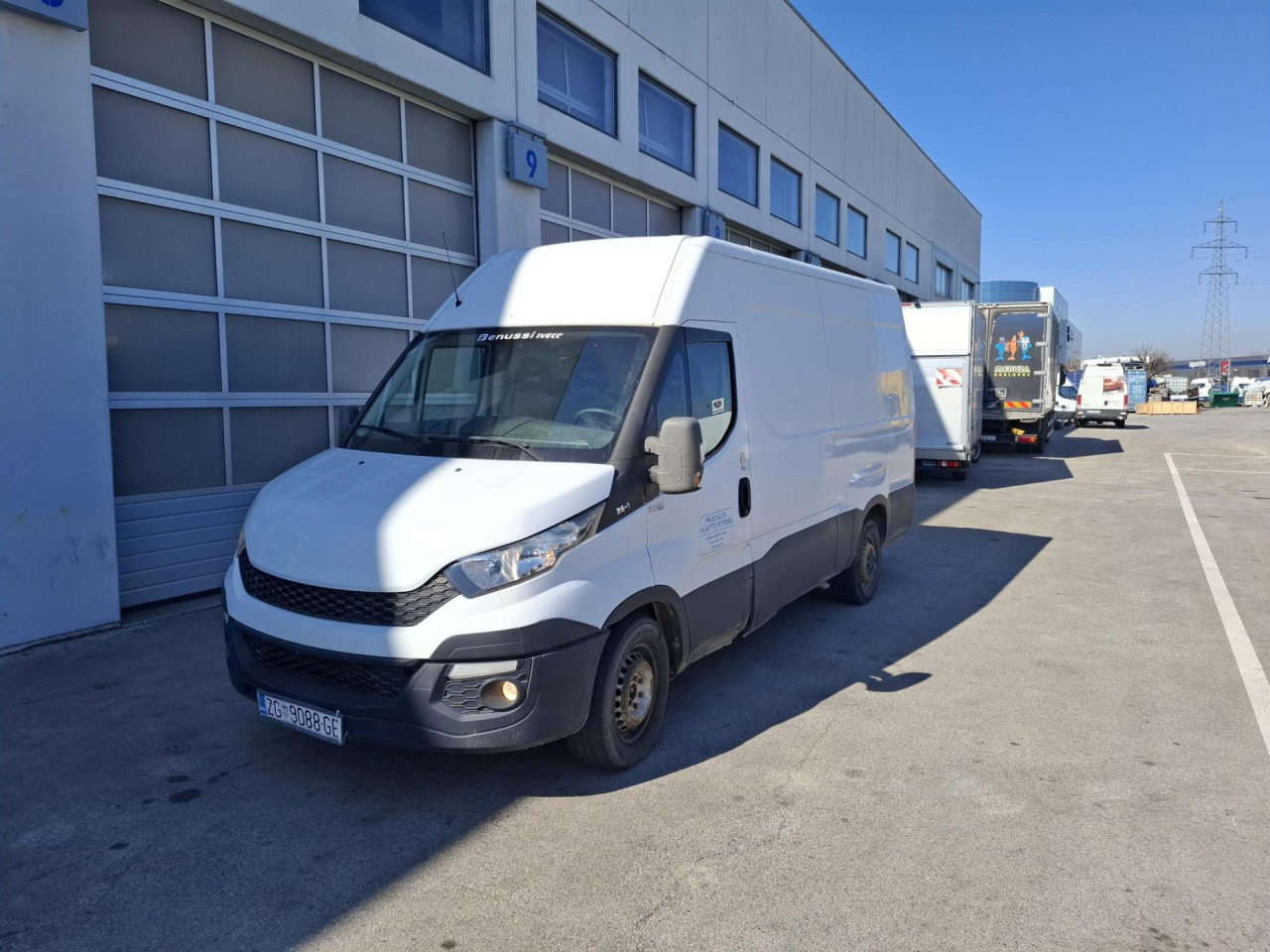 IVECO Daily 35S13 - Επιβατικό βαν: φωτογραφία 1 IVECO Daily 35S13 - Επιβατικό βαν: φωτογραφία 1