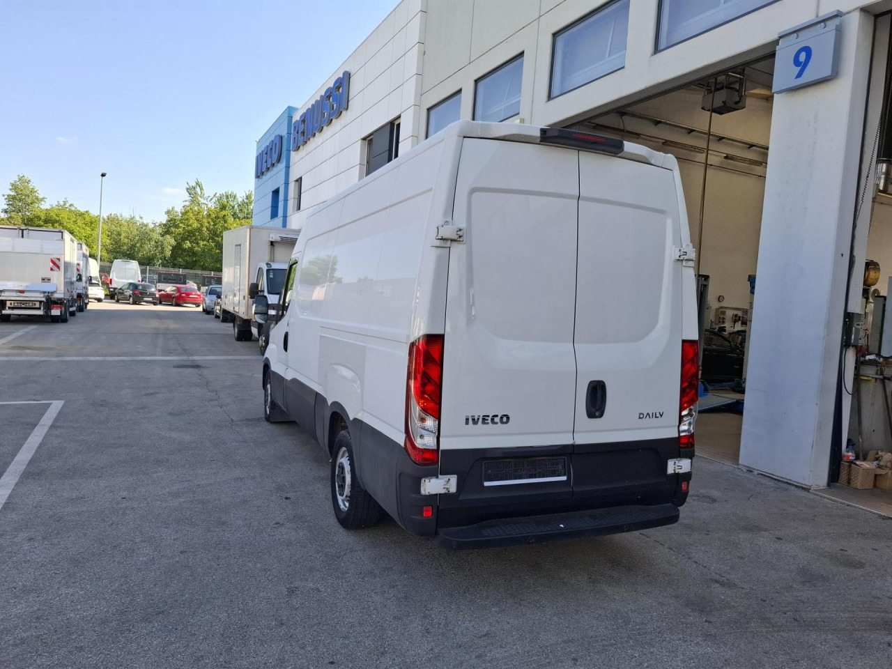 IVECO Daily 35S14V - Επιβατικό βαν: φωτογραφία 3 IVECO Daily 35S14V - Επιβατικό βαν: φωτογραφία 3