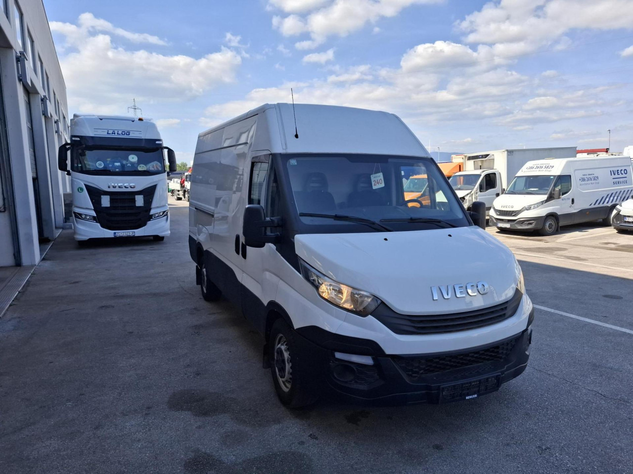 IVECO Daily 35S14V - Επιβατικό βαν: φωτογραφία 2 IVECO Daily 35S14V - Επιβατικό βαν: φωτογραφία 2