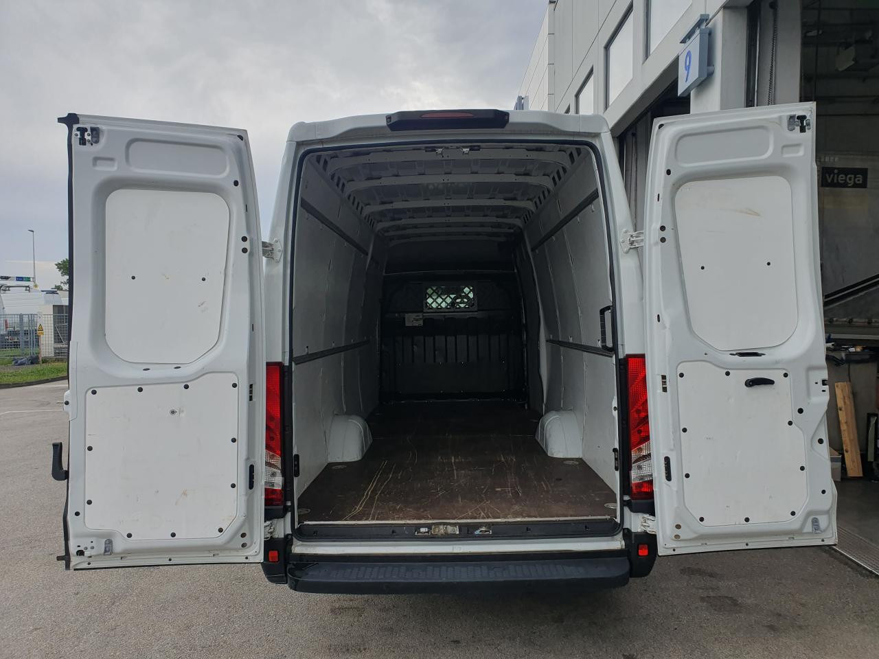 IVECO Daily 35S16A8V - Επιβατικό βαν: φωτογραφία 5 IVECO Daily 35S16A8V - Επιβατικό βαν: φωτογραφία 5