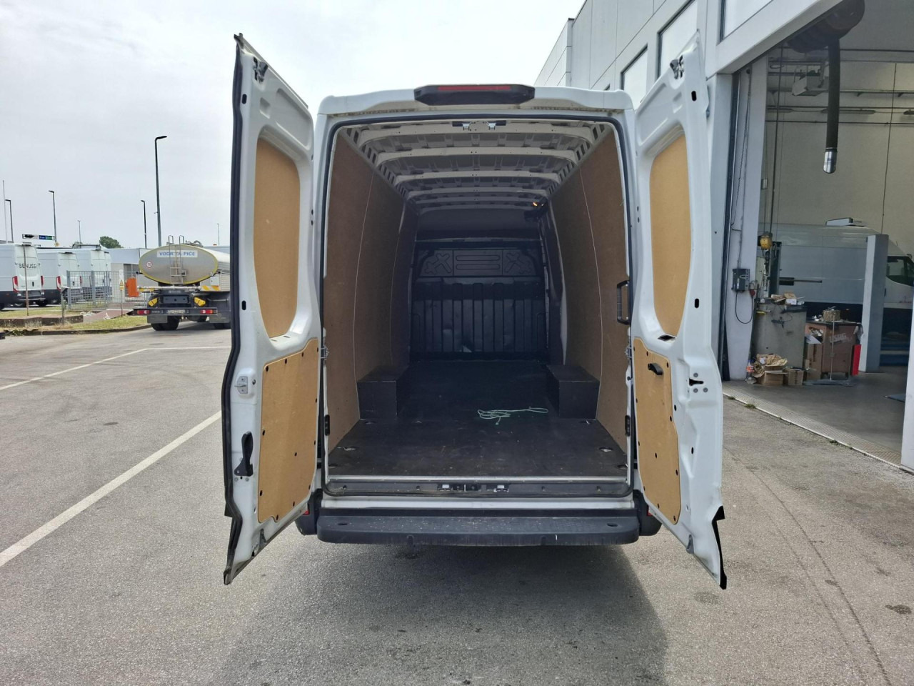 IVECO Daily 35S16V - Επιβατικό βαν: φωτογραφία 5 IVECO Daily 35S16V - Επιβατικό βαν: φωτογραφία 5