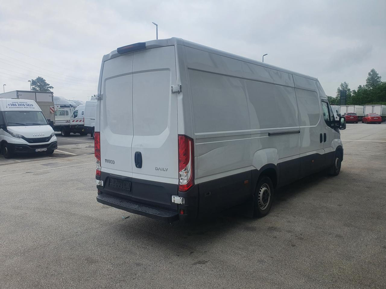 IVECO Daily 35S16V - Επιβατικό βαν: φωτογραφία 4 IVECO Daily 35S16V - Επιβατικό βαν: φωτογραφία 4