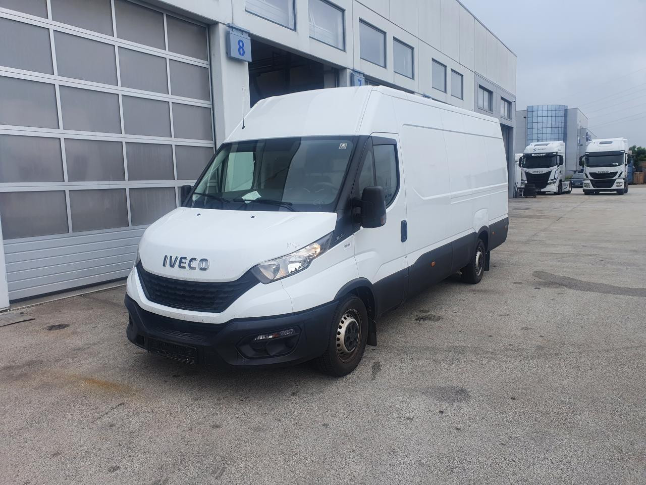 IVECO Daily 35S16V - Επιβατικό βαν: φωτογραφία 1 IVECO Daily 35S16V - Επιβατικό βαν: φωτογραφία 1