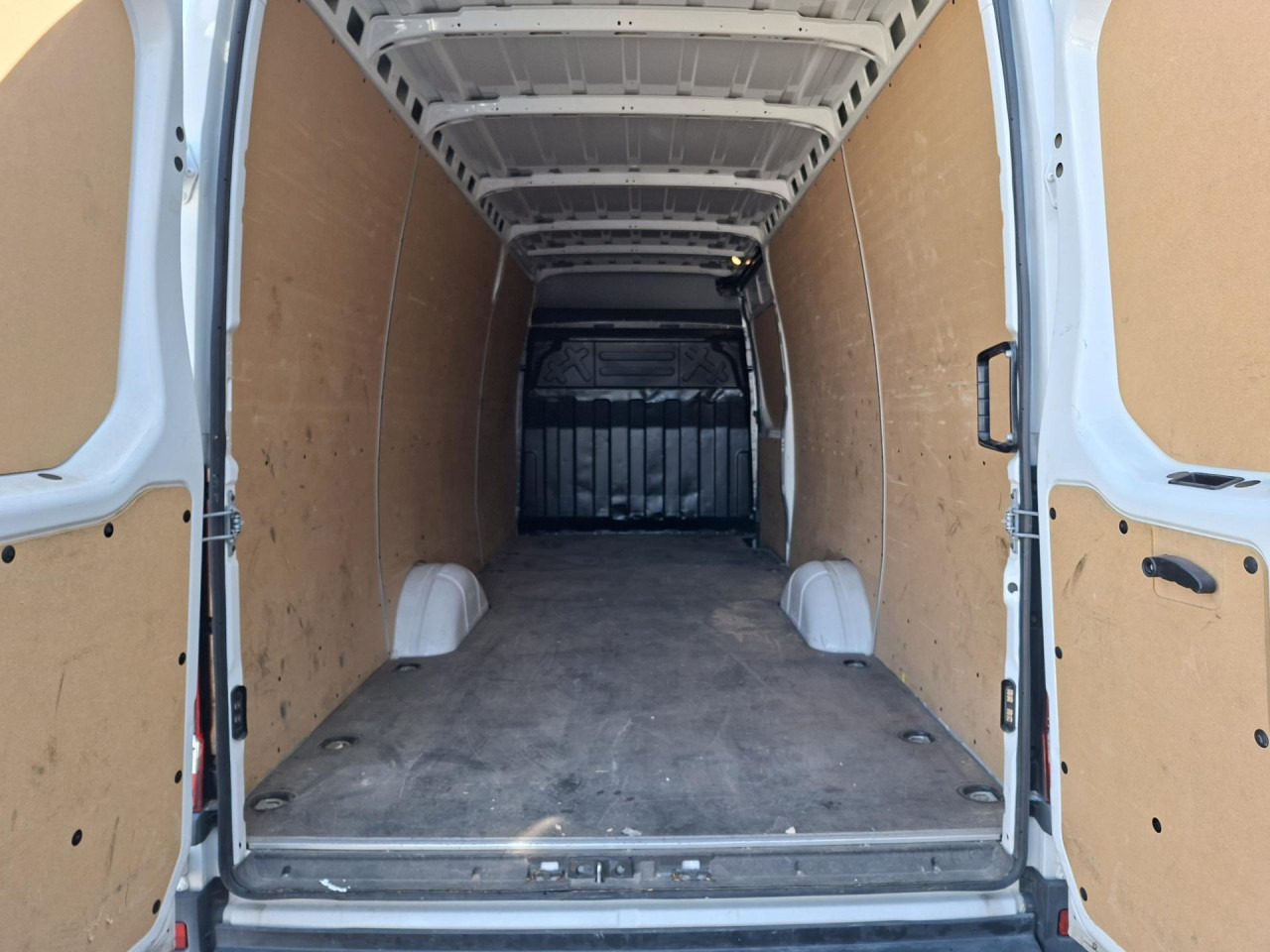 IVECO Daily 35S16V - Επιβατικό βαν: φωτογραφία 5 IVECO Daily 35S16V - Επιβατικό βαν: φωτογραφία 5