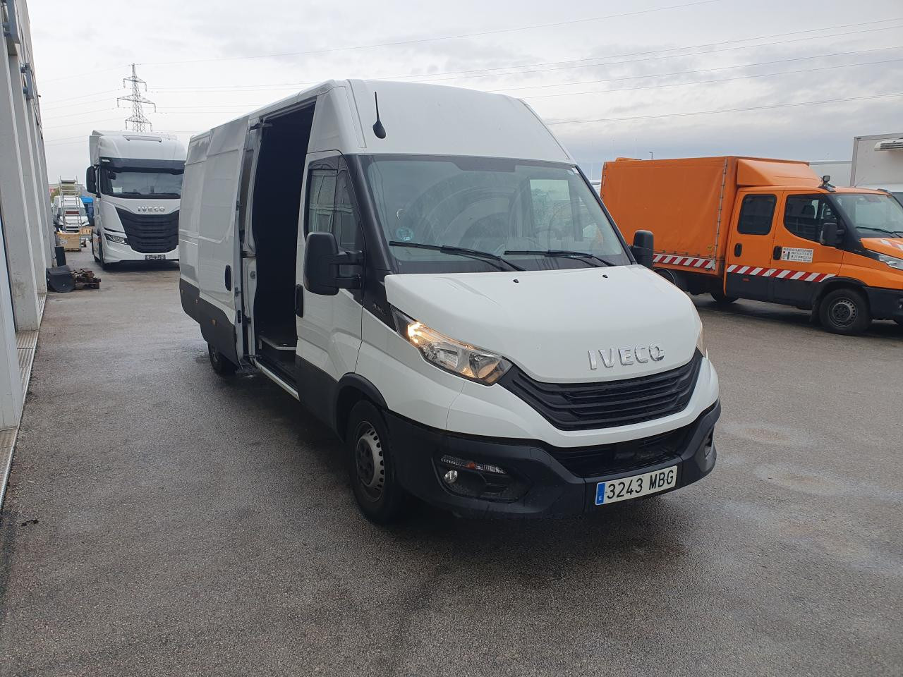 IVECO Daily 35S16 - Επιβατικό βαν: φωτογραφία 2 IVECO Daily 35S16 - Επιβατικό βαν: φωτογραφία 2