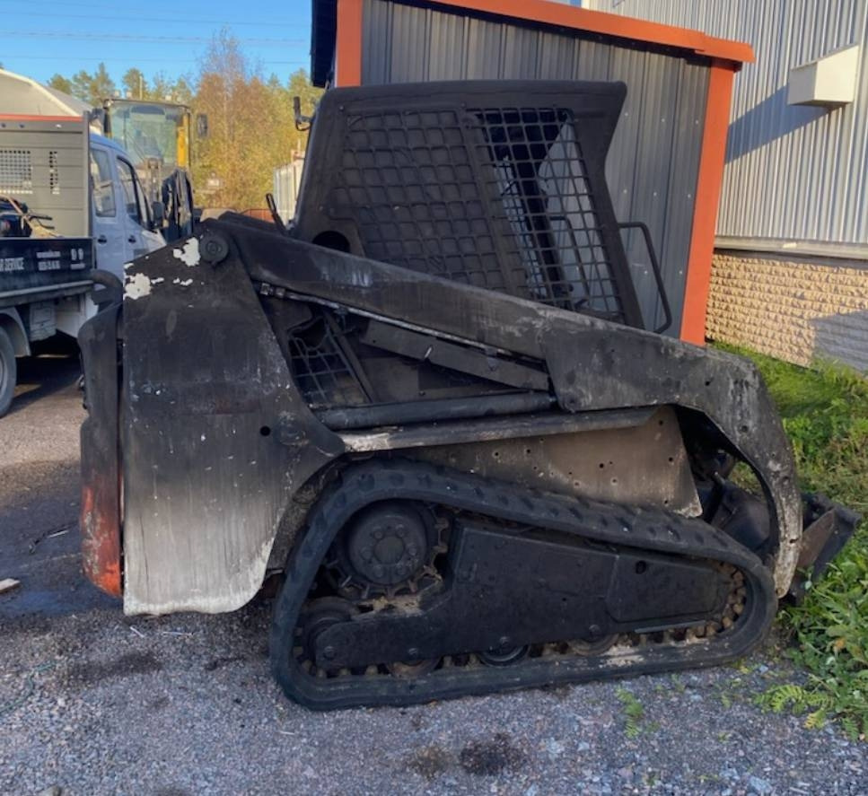 Bobcat T 140 ONLY FOR SPAREPARTS / ENDAST FÖR RESERVDELAR - Κινητήρας για Κατασκευή μηχανήματα: φωτογραφία 1 Bobcat T 140 ONLY FOR SPAREPARTS / ENDAST FÖR RESERVDELAR - Κινητήρας για Κατασκευή μηχανήματα: φωτογραφία 1