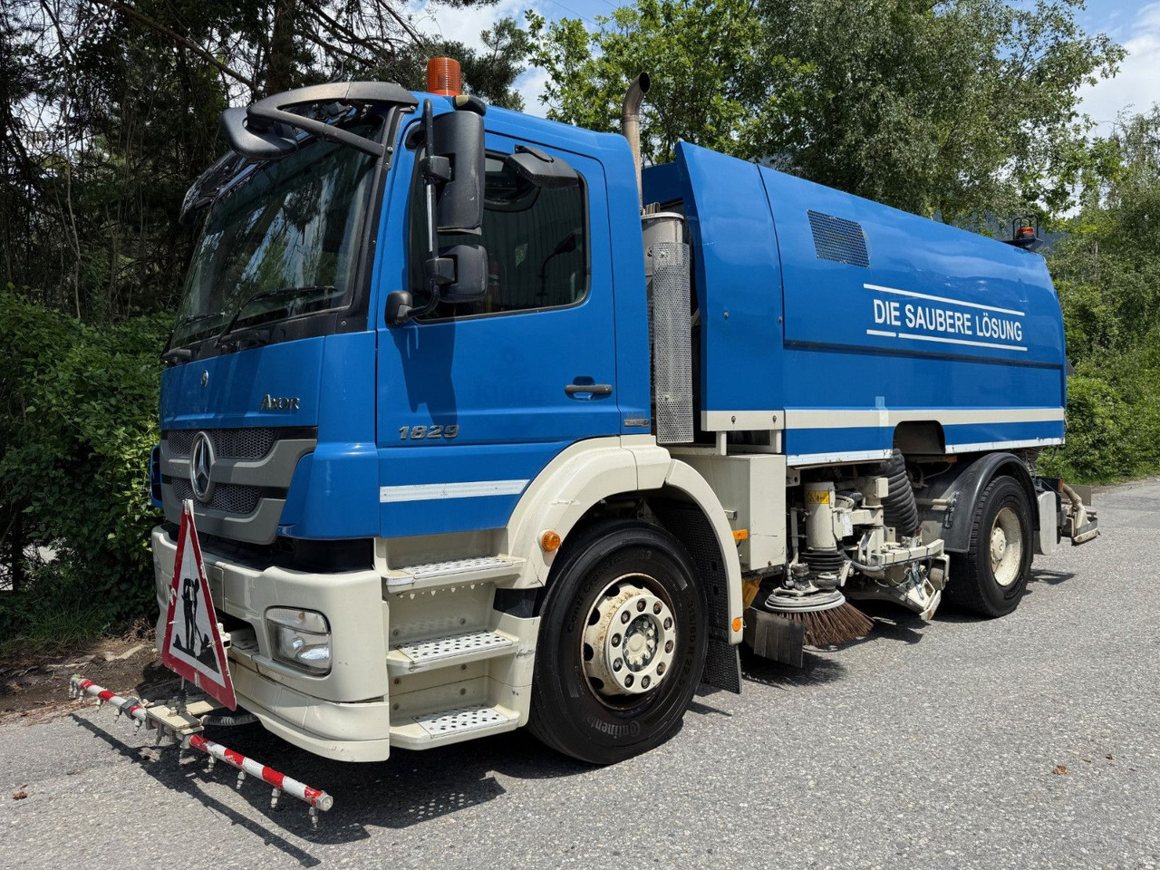 Mercedes-Benz Axor 1829 4x2, E5, EPS, RHD, Faun Kehrmaschine - Σάρωθρο δρόμων: φωτογραφία 2 Mercedes-Benz Axor 1829 4x2, E5, EPS, RHD, Faun Kehrmaschine - Σάρωθρο δρόμων: φωτογραφία 2