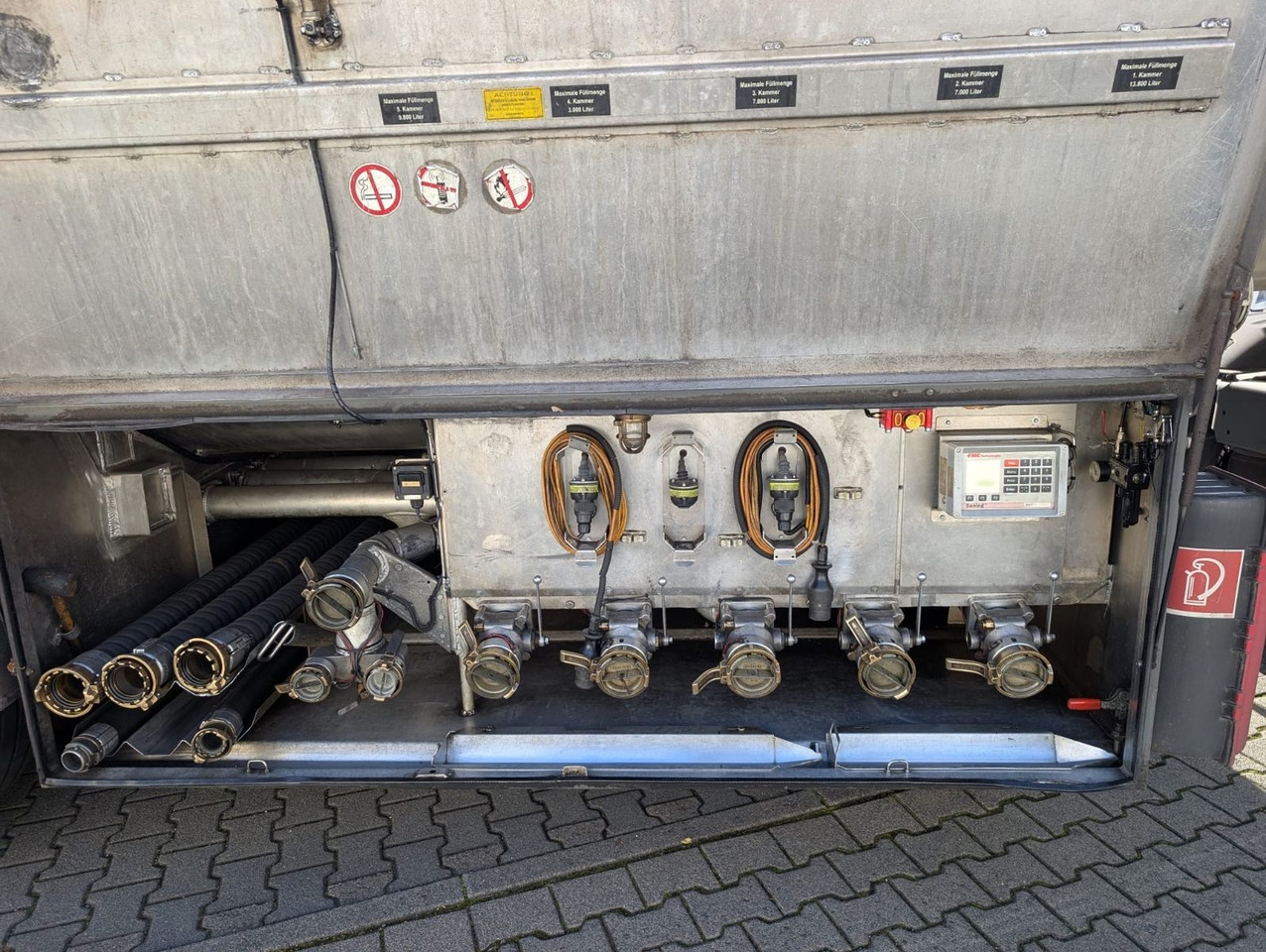 ROHR Hendricks Rohr, ADR, Diesel/Benzin 5 Kammern - Επικαθήμενο βυτίο: φωτογραφία 4 ROHR Hendricks Rohr, ADR, Diesel/Benzin 5 Kammern - Επικαθήμενο βυτίο: φωτογραφία 4