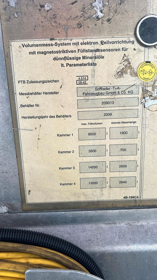 Schrader Treibstoff Diesel/Benzin, ADR, 4 Kammern, Sening - Επικαθήμενο βυτίο: φωτογραφία 5 Schrader Treibstoff Diesel/Benzin, ADR, 4 Kammern, Sening - Επικαθήμενο βυτίο: φωτογραφία 5