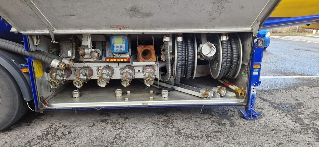 Schwarzmüller Schwingenschlögel,ADR,Diesel/Benzin, 5 Kammern Schwarzmüller Schwingenschlögel,ADR,Diesel/Benzin, 5 Kammern - Επικαθήμενο βυτίο: φωτογραφία 5 Schwarzmüller Schwingenschlögel,ADR,Diesel/Benzin, 5 Kammern Schwarzmüller Schwingenschlögel,ADR,Diesel/Benzin, 5 Kammern - Επικαθήμενο βυτίο: φωτογραφία 5