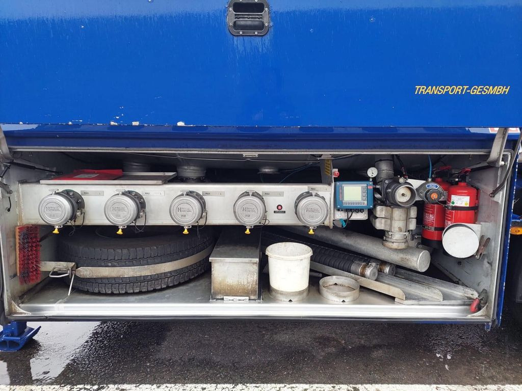 Επικαθήμενο βυτίο Schwarzmüller Schwingenschlögel,ADR,Diesel/Benzin, 5 Kammern Schwarzmüller Schwingenschlögel,ADR,Diesel/Benzin, 5 Kammern: φωτογραφία 6 Επικαθήμενο βυτίο Schwarzmüller Schwingenschlögel,ADR,Diesel/Benzin, 5 Kammern Schwarzmüller Schwingenschlögel,ADR,Diesel/Benzin, 5 Kammern: φωτογραφία 6