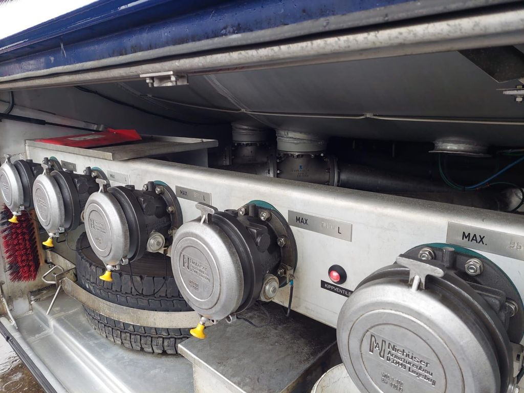 Επικαθήμενο βυτίο Schwarzmüller Schwingenschlögel,ADR,Diesel/Benzin, 5 Kammern Schwarzmüller Schwingenschlögel,ADR,Diesel/Benzin, 5 Kammern: φωτογραφία 7 Επικαθήμενο βυτίο Schwarzmüller Schwingenschlögel,ADR,Diesel/Benzin, 5 Kammern Schwarzmüller Schwingenschlögel,ADR,Diesel/Benzin, 5 Kammern: φωτογραφία 7