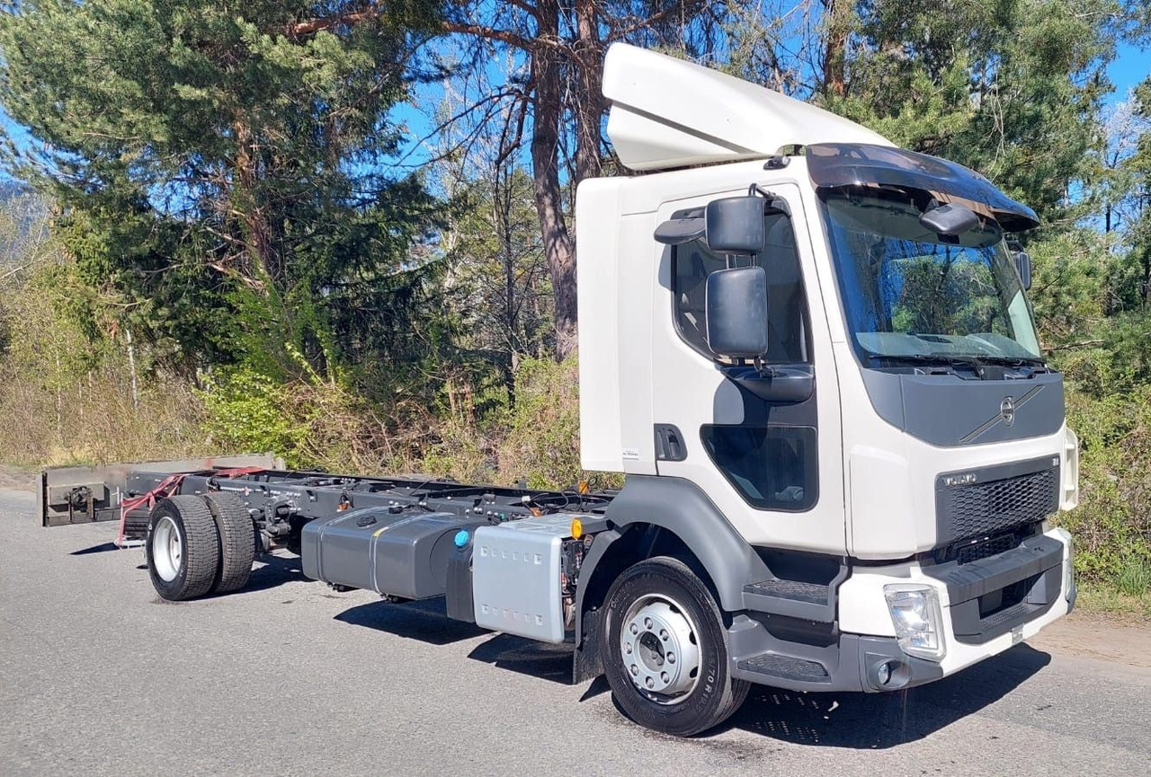 Volvo FL280 4x2, E6, Wohnwagen + 2 Pferdeplaetze Volvo FL280 4x2, E6, 7.40m Chassis, Fahrgestell - Φορτηγό μεταφοράς αλόγων: φωτογραφία 3 Volvo FL280 4x2, E6, Wohnwagen + 2 Pferdeplaetze Volvo FL280 4x2, E6, 7.40m Chassis, Fahrgestell - Φορτηγό μεταφοράς αλόγων: φωτογραφία 3