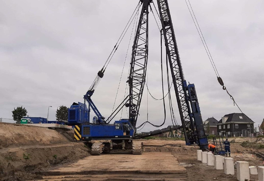 HITACHI KH300-3 PD - Ερπυστριοφόρος γερανός: φωτογραφία 2 HITACHI KH300-3 PD - Ερπυστριοφόρος γερανός: φωτογραφία 2