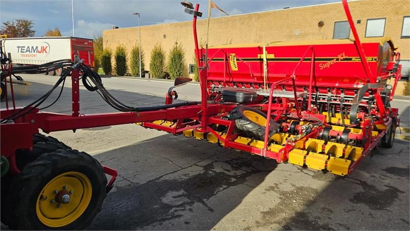 Vaderstad Rapid 400 Super XL - Σπαρτική μηχανή: φωτογραφία 3 Vaderstad Rapid 400 Super XL - Σπαρτική μηχανή: φωτογραφία 3