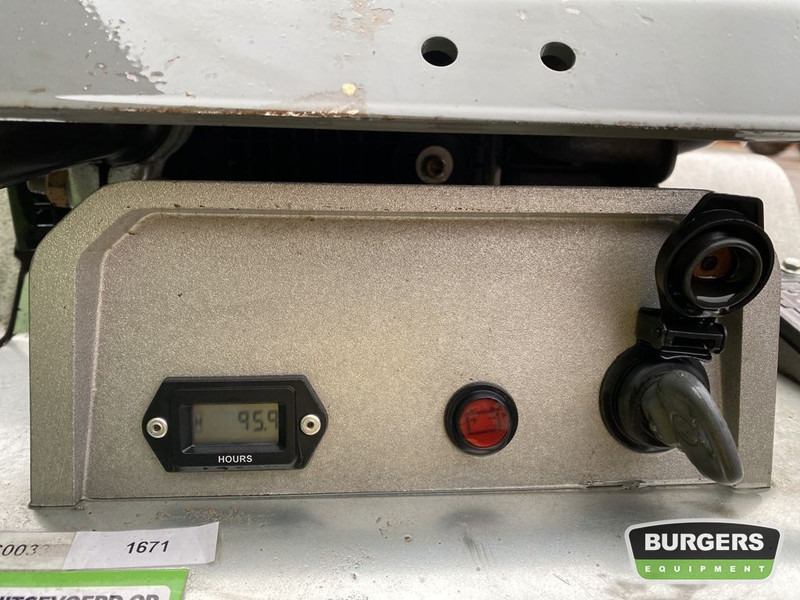 Neuson DPU 65.55 - Δονητική πλάκα: φωτογραφία 5 Neuson DPU 65.55 - Δονητική πλάκα: φωτογραφία 5