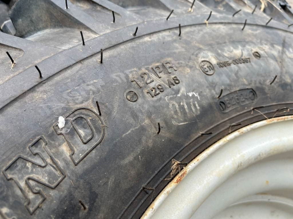 BKT 12,5/80-18 till Volvo L20 L25 - Ελαστικό για Κατασκευή μηχανήματα: φωτογραφία 5 BKT 12,5/80-18 till Volvo L20 L25 - Ελαστικό για Κατασκευή μηχανήματα: φωτογραφία 5