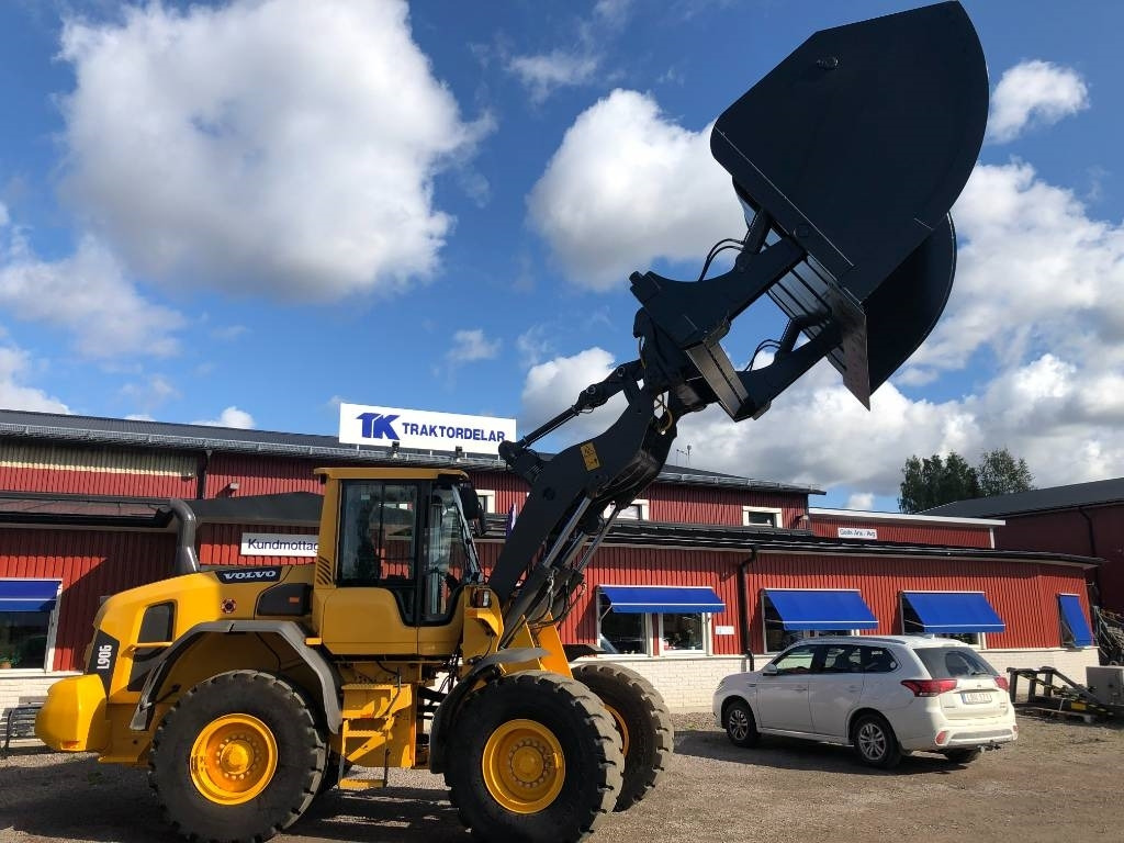 Högtippskopa / Hightipp bucket 9 Kubik - Κουβάς για φορτωτή για Κατασκευή μηχανήματα: φωτογραφία 1 Högtippskopa / Hightipp bucket 9 Kubik - Κουβάς για φορτωτή για Κατασκευή μηχανήματα: φωτογραφία 1