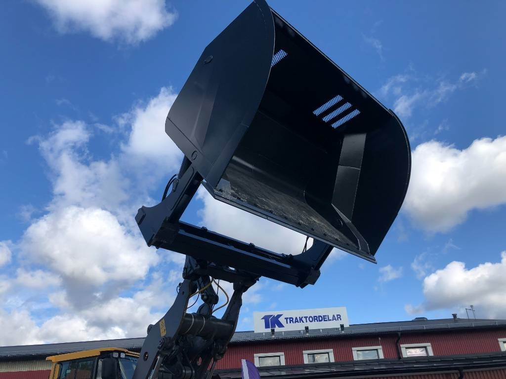 Högtippskopa / Hightipp bucket 9 Kubik - Κουβάς για φορτωτή για Κατασκευή μηχανήματα: φωτογραφία 2 Högtippskopa / Hightipp bucket 9 Kubik - Κουβάς για φορτωτή για Κατασκευή μηχανήματα: φωτογραφία 2