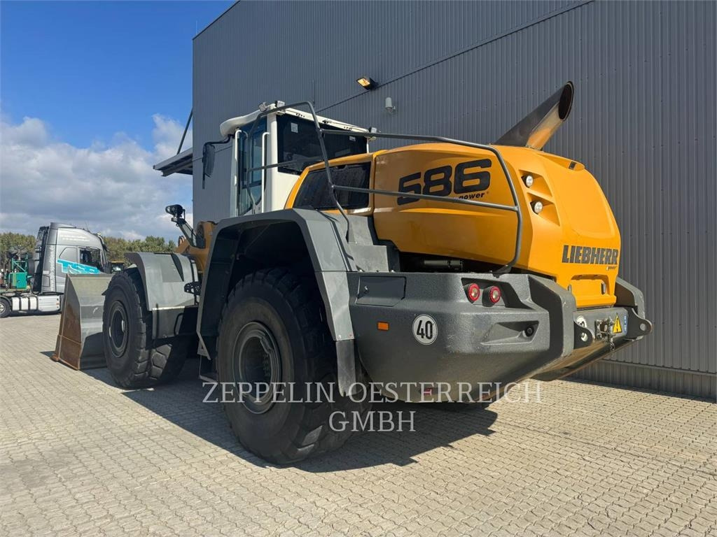 Liebherr L586 - Ελαστιχοφόρος φορτωτής: φωτογραφία 4 Liebherr L586 - Ελαστιχοφόρος φορτωτής: φωτογραφία 4