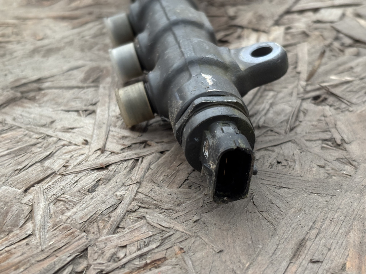 BOSCH 0445226137 Rura Rozdzielacza - Σύστημα έγχυσης καυσίμου για Φορτηγό: φωτογραφία 4 BOSCH 0445226137 Rura Rozdzielacza - Σύστημα έγχυσης καυσίμου για Φορτηγό: φωτογραφία 4