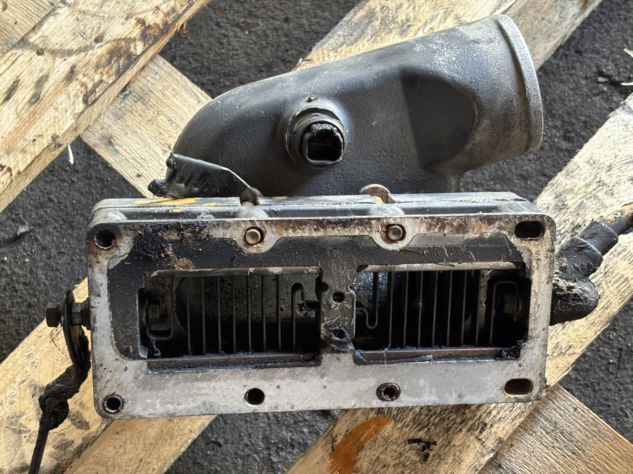 CAT Caterpillar C9 201-9765 Kolanko Wlotu Powietrza 2019765 - Σωλήνας εισαγωγής αέρα για Γεωργικά μηχανήματα: φωτογραφία 3 CAT Caterpillar C9 201-9765 Kolanko Wlotu Powietrza 2019765 - Σωλήνας εισαγωγής αέρα για Γεωργικά μηχανήματα: φωτογραφία 3