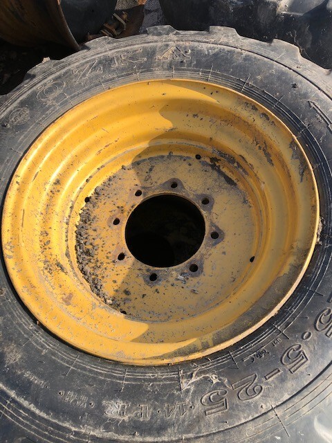 Cat TH 220b | Cat TH 330b | Cat TH 337 - Koła Komplet - Πλήρης τροχός για Γεωργικά μηχανήματα: φωτογραφία 2 Cat TH 220b | Cat TH 330b | Cat TH 337 - Koła Komplet - Πλήρης τροχός για Γεωργικά μηχανήματα: φωτογραφία 2