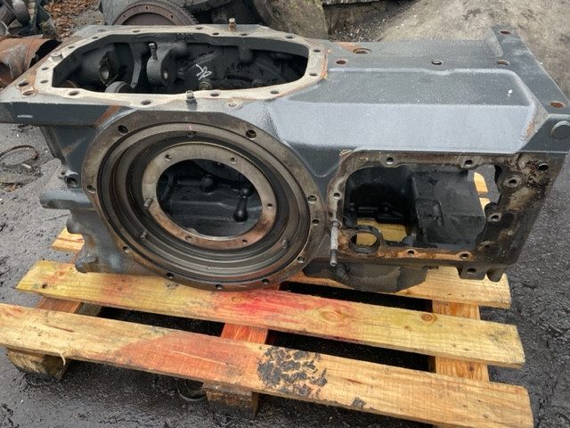 Claas Arion 610-650 Massey Ferguson 6470-6490 obudowa tylnego mostu - Πίσω άξονας για Γεωργικά μηχανήματα: φωτογραφία 1 Claas Arion 610-650 Massey Ferguson 6470-6490 obudowa tylnego mostu - Πίσω άξονας για Γεωργικά μηχανήματα: φωτογραφία 1