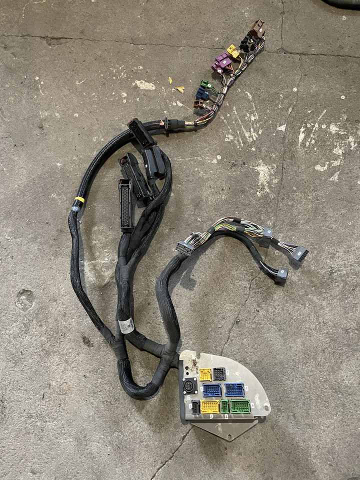 Claas Jaguar 880-830 980-930 - wiązka elektryczna kabiny 0018110206 - Καλώδιο/ Σύρματα για Ενσιρωτική μηχανή: φωτογραφία 1 Claas Jaguar 880-830 980-930 - wiązka elektryczna kabiny 0018110206 - Καλώδιο/ Σύρματα για Ενσιρωτική μηχανή: φωτογραφία 1