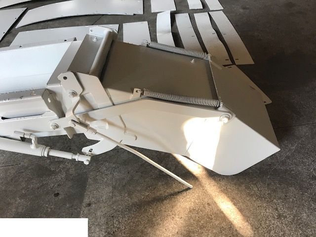 Claas Jaguar 930 940 960 980 - Końcówka Tunelu - Αμάξωμα και εξωτερικό για Ενσιρωτική μηχανή: φωτογραφία 1 Claas Jaguar 930 940 960 980 - Końcówka Tunelu - Αμάξωμα και εξωτερικό για Ενσιρωτική μηχανή: φωτογραφία 1